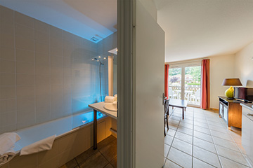 Résidence Domaine du Golf d'Albret - Barbaste - Vacancéole - Appartement 2 pièces 4 personnes - Salle de bain