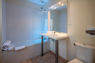 Résidence Domaine du Golf d'Albret - Barbaste - Vacancéole - Studio 2 personnes - Salle de bain